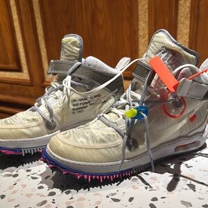 Nike Air Force 1 Mid
Off-White White Size 12 Lightly Worn